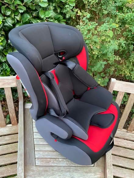 Photo of free Halfords child car seat (Digswell AL6) #1