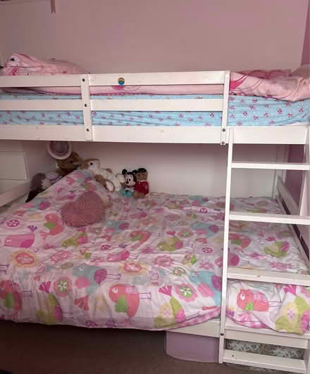 Photo of free Double bunk bed (TW18 4HT) #1