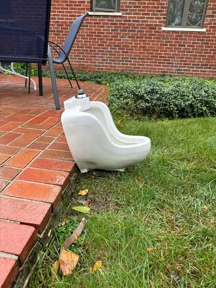 Photo of free Vintage urinal (West Beverly Hills) #1