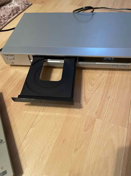 Photo of free DVD Player with remote (Formby L37) #4