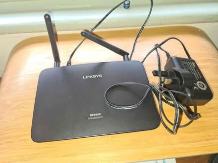 Photo of free Linksys Wi-Fi range extender (Richmond TW10) #1