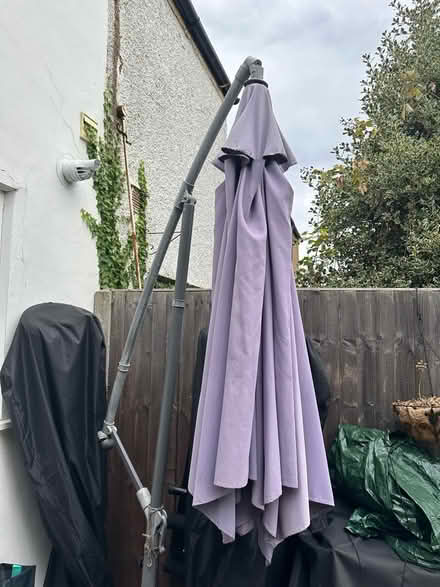 Photo of free Overhanging parasol (Borehamwood, WD6) #1