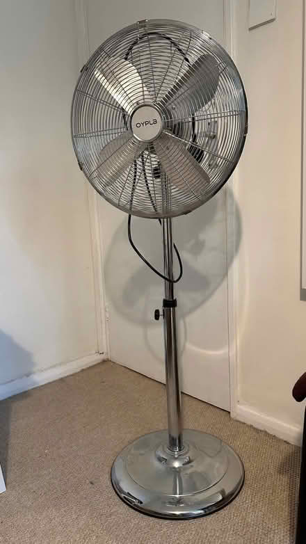 Photo of free Standing fan (Stockwell) #1