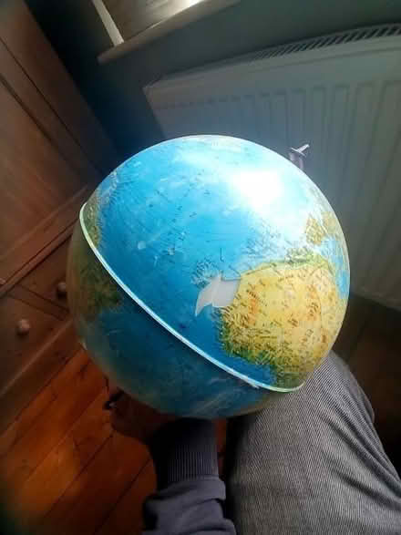 Photo of free World globe lamp (Knowle BS4) #2