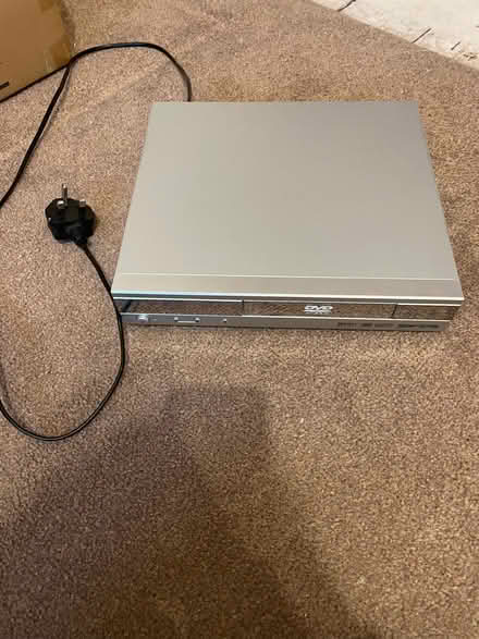 Photo of free dvd player (Formby L37) #3