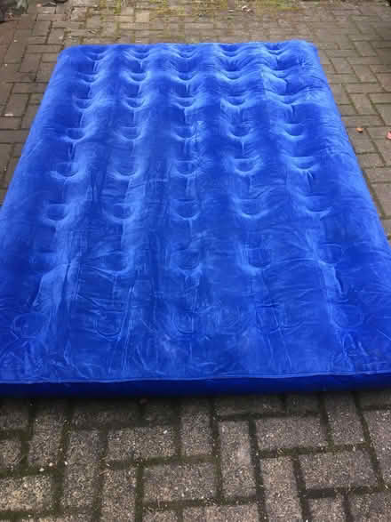 Photo of free Blow up double airbed with pump (Bridge of Allan FK9) #1