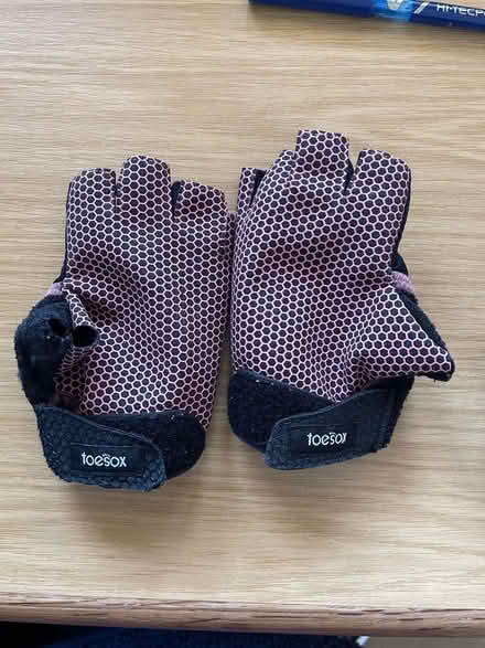 Photo of free Pilates / yoga gloves (The Hockering GU22) #1