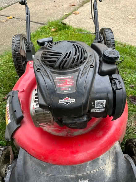 Photo of free Gas lawnmower- won’t start (Kensington) #1