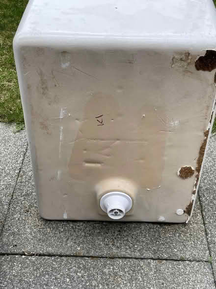 Photo of free Belfast ceramic kitchen sink (Collier Row RM1) #4