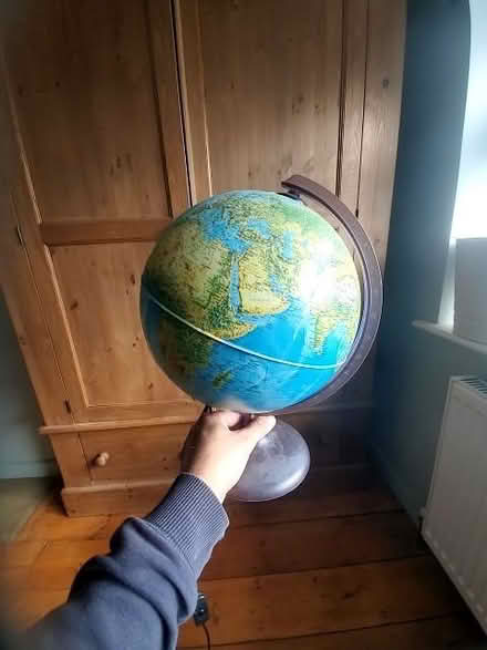 Photo of free World globe lamp (Knowle BS4) #1