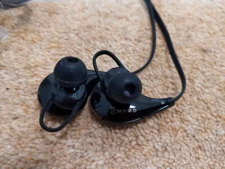 Photo of free QY7 wireless earbuds (Oakington CB24) #1
