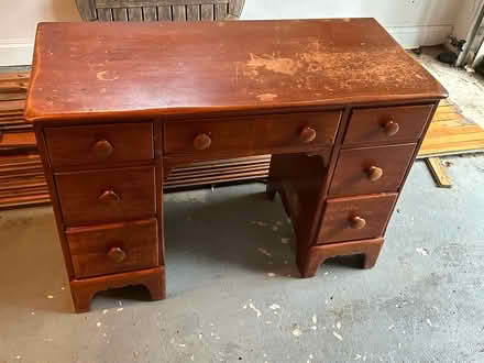Photo of free Desk (Tenleytown) #2