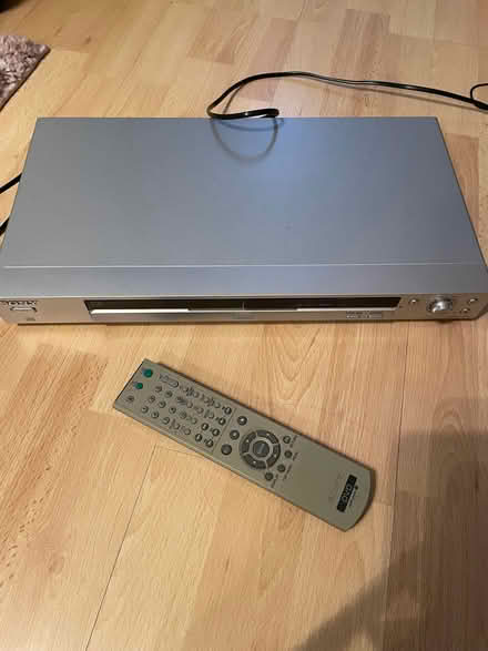 Photo of free DVD Player with remote (Formby L37) #1