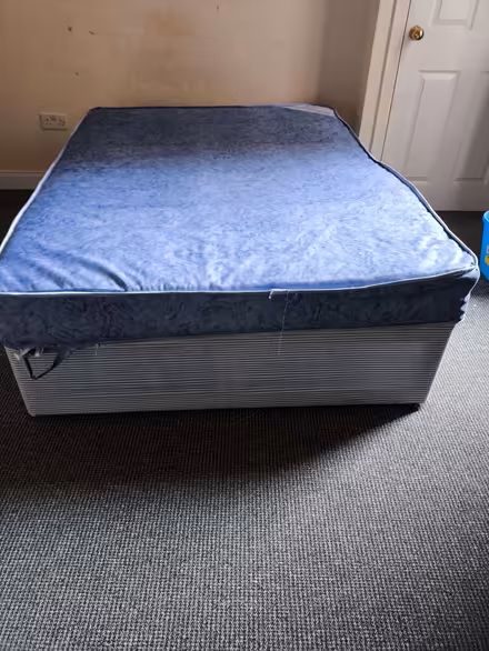 Photo of free Double bed (Bellahouston G51) #1