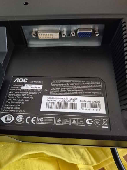 Photo of free AOC monitor (Slough central SL1) #2