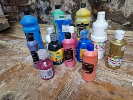 Photo of free Selection of poster paints (Matlock DE4) #1