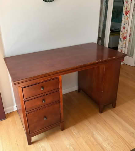 Photo of free Project desk (Wheaton) #1