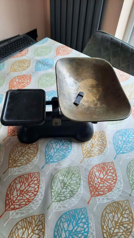 Photo of free Weighing scale (metal) (Abbey Wood SE2) #3