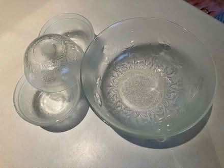 Photo of free Glass trifle bowl and 5 glass bowls (Thurton NR14) #1