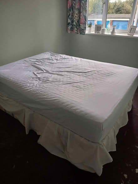 Photo of free Double divan bed with mattress (Wollaston stourbridge DY8) #1