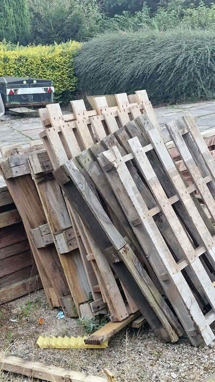 Photo of free Pallets (Borwick LA6) #1