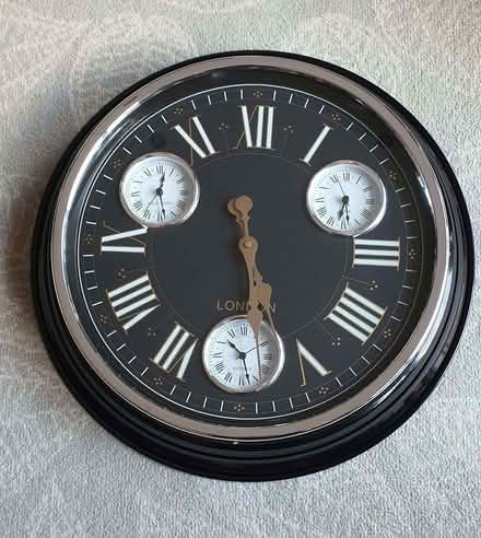 Photo of free Large wall clock, 20" dia (Bolton le Sands LA5) #1