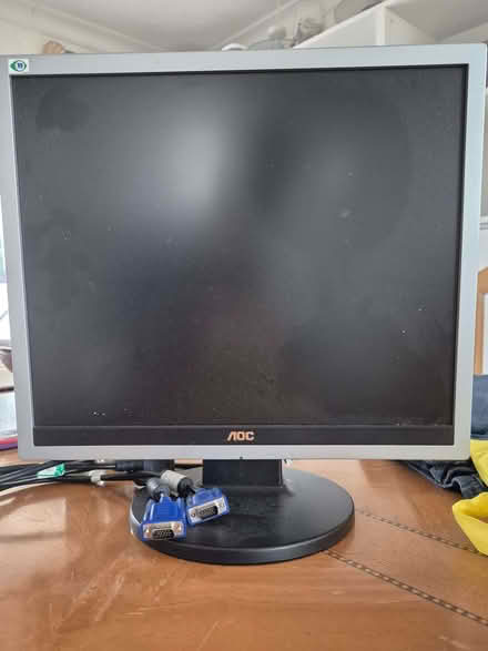 Photo of free AOC monitor (Slough central SL1) #1
