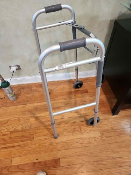 Photo of free Walker with wheels (South Loop) #1