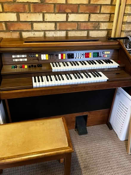 Photo of free Organs in mint condition (PE1 Peterborough) #3