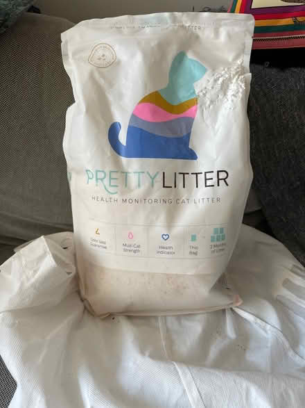 Photo of free 1 bag Pretty Litter (Upper West Side) #1