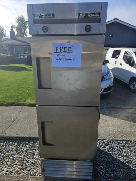 Photo of free Commerical Freezer/Fridge (Auburn WA.) #4