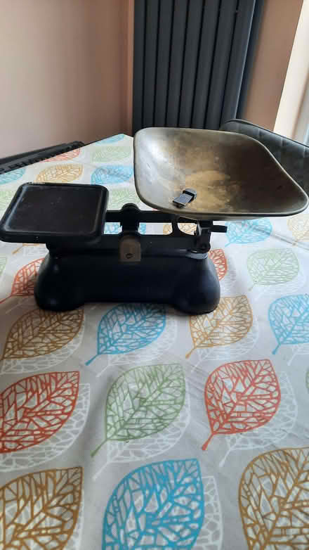 Photo of free Weighing scale (metal) (Abbey Wood SE2) #1