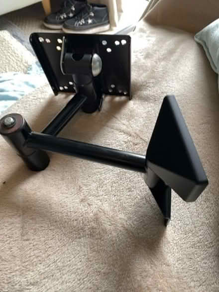 Photo of free Tv wall bracket. (Wokingham RG40) #1