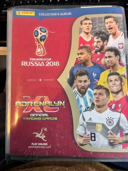 Photo of free Russia 2018 football cards folder (with cards). (Hutton PR4) #1