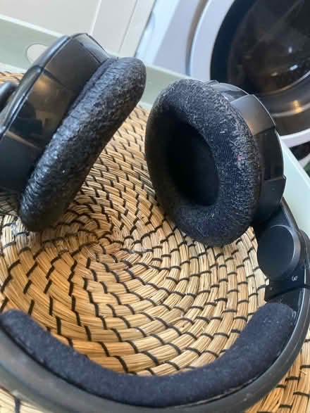 Photo of free Sennheiser HD215 headphones (Withington M20) #4