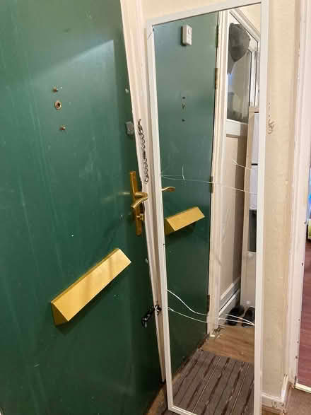 Photo of free Damaged mirror (London) #3