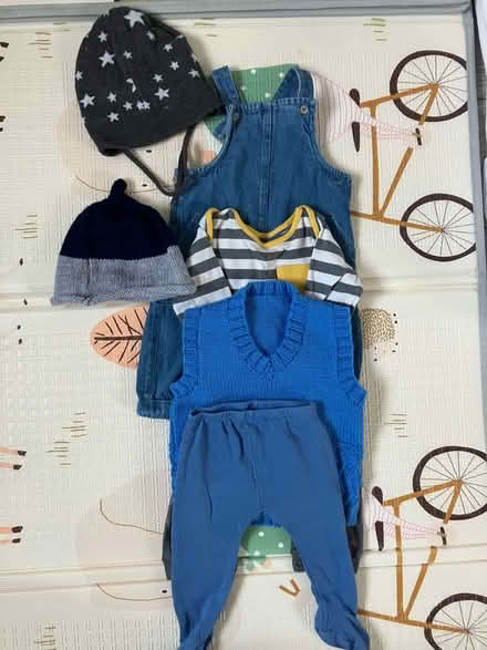 Photo of free 6-9 months baby clothes (OX11) #2