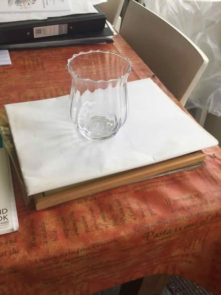 Photo of free Glass vase (Hackbridge SM5) #1