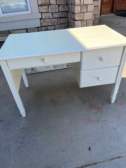 Photo of free White Desk (Boulder County-75th/Valmont) #1