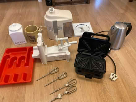 Photo of free Kitchen items (Carpenders park WD19) #2