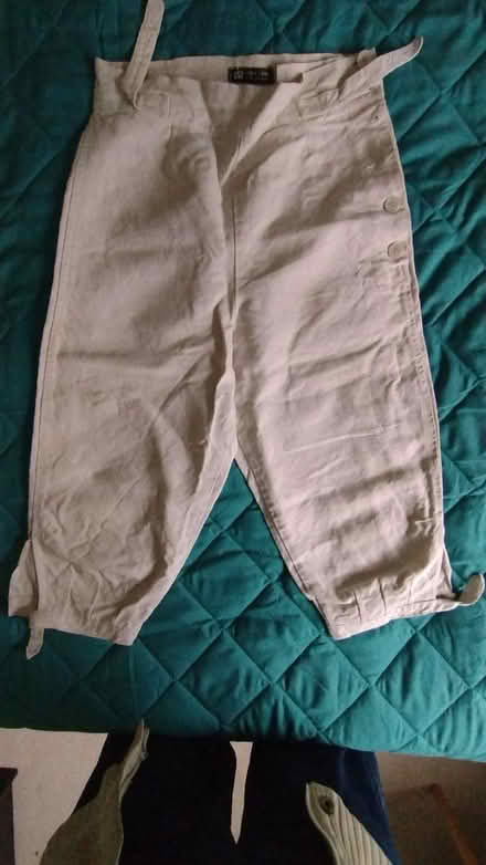 Photo of free Fencing Pantaloons. Size 32" male (Fovant. SP3) #1