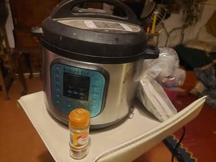 Photo of free instant pot (BR6) #3