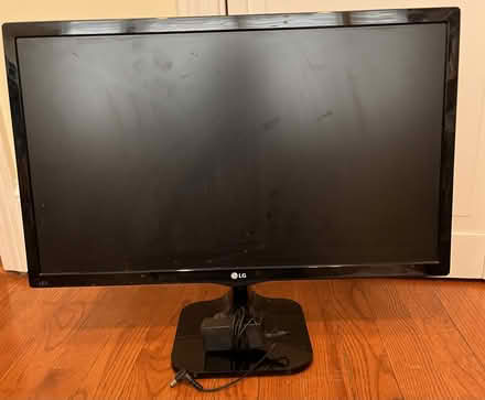 Photo of free 24 in LG monitor (Inman Square) #1