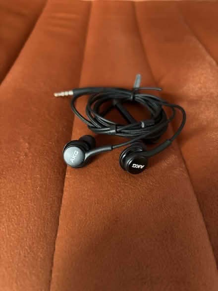Photo of free Earphones (Belper DE56) #1