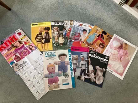 Photo of free Knitting Patterns -dolls and toys (Thurton NR14) #1