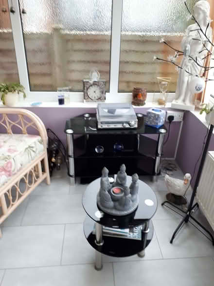 Photo of free TV Corner Table And Small Round Table (Middle Burnham TA8) #1