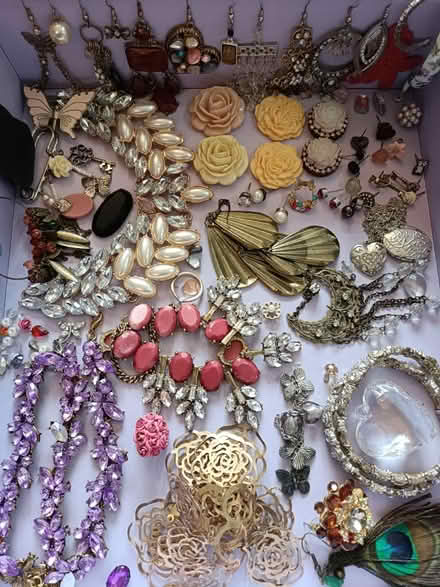 Photo of free Broken, odd costume jewellery (Redhill RH1) #3