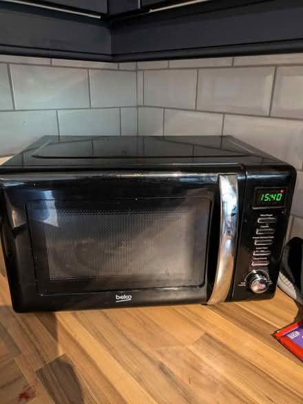 Photo of free Fully working Microwave (ME5) #1