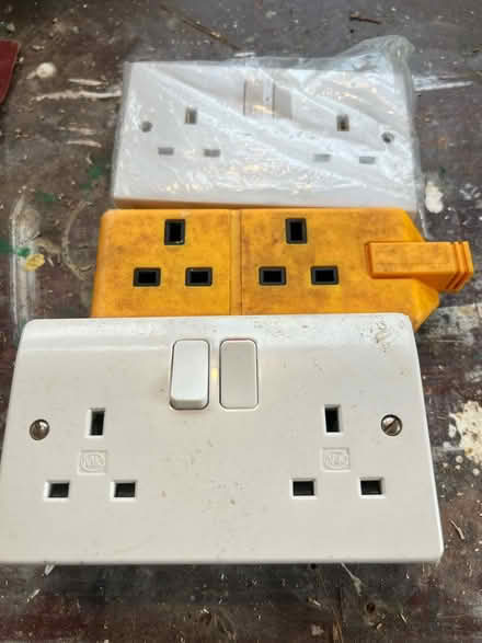 Photo of free Assorted electrical (Bookham KT23.) #3