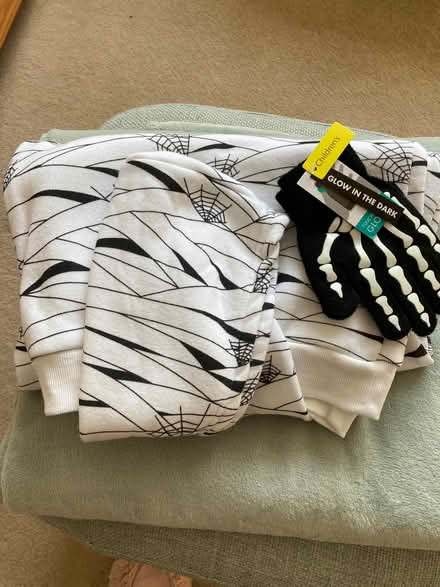 Photo of free Halloween track suit 6-8 years plus gloves (Ballards CR2) #1
